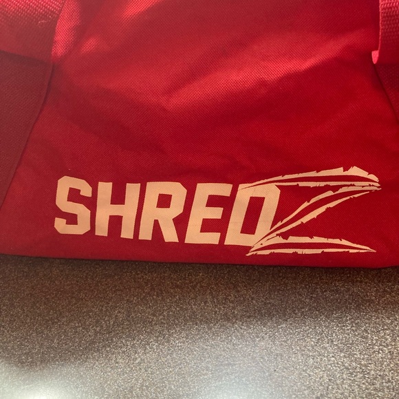ShredZ Gym Bag - Red, progress cards and 30 day quick weight loss plan - Picture 10 of 10